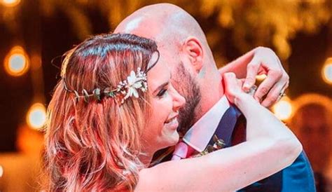 Juliana Oxenford celebra su cuarto aniversario de bodas con románticas