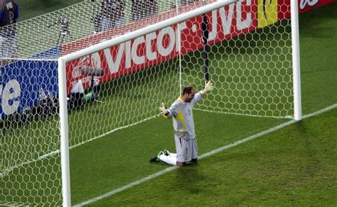 Fernando Prass não foge da pergunta e escolhe entre o goleiro Marcos e