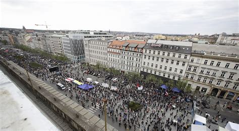 Demonstrace Spolku Milion Chvilek Pro Demokracii Hrad Za Hranou