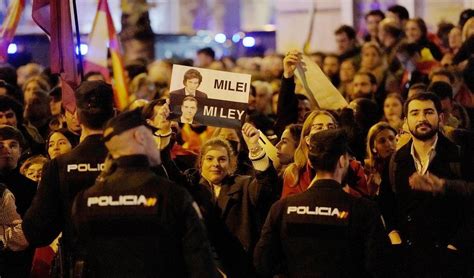 La Protesta En Ferraz Remite Con Menos Afluencia E Intensidad En Su 18ª