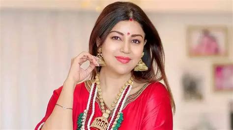 Debina Bonnerjee Responds To Trolls Calling Her Chota Haathi Gaaliyon