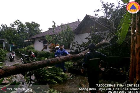 Waspadai Bencana Hidrometeorologi Di Sleman Imbau Bpbd Antara News