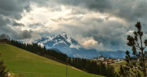 Wolkenküche in den Bergen in Außerhalb Salzburgs Schöne Heimat