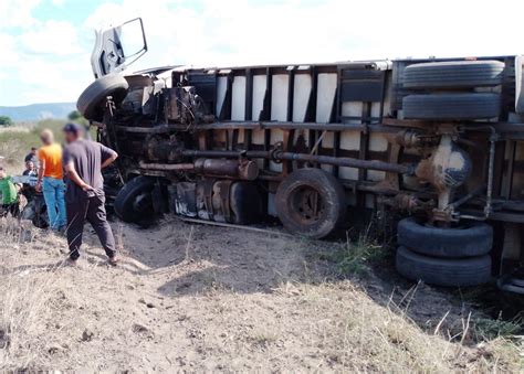 Tragédia na BR 116 Acidente envolvendo caminhão e um carro