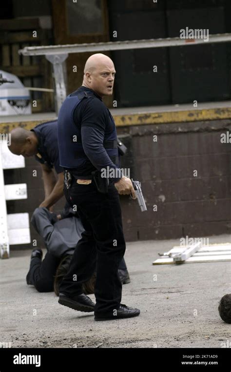 MICHAEL CHIKLIS, THE SHIELD : SEASON 1, 2002 Stock Photo - Alamy