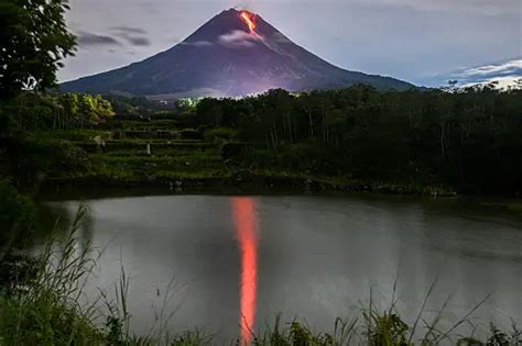 Mount Merapi Indonesia Pictures Download Free Images On Unsplash