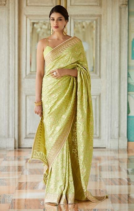 Traditional Indian Clothes Buy Festive Attire Traditional Indian Dress Online Stylish Sarees