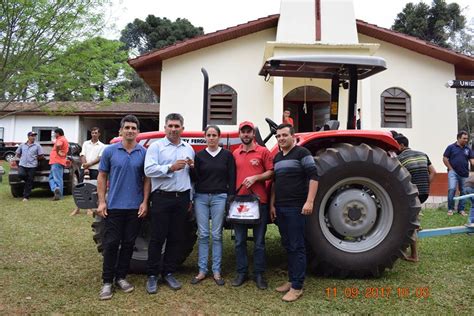 Prefeitura Municipal De Cerro Negro Entrega Trator Para Atender