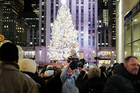 New York Les Secrets Du Mythique Sapin De No L Du Rockefeller Center