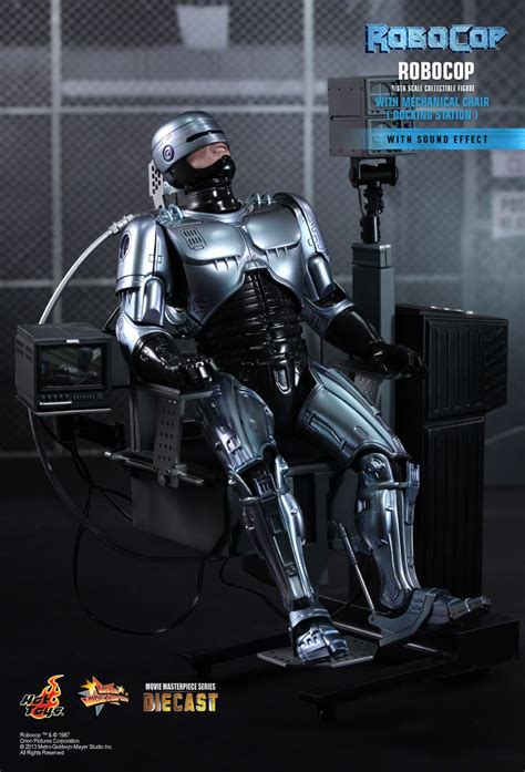 Verto S Toyz Pre Order Hot Toys Robocop With Docking Chair Mms D