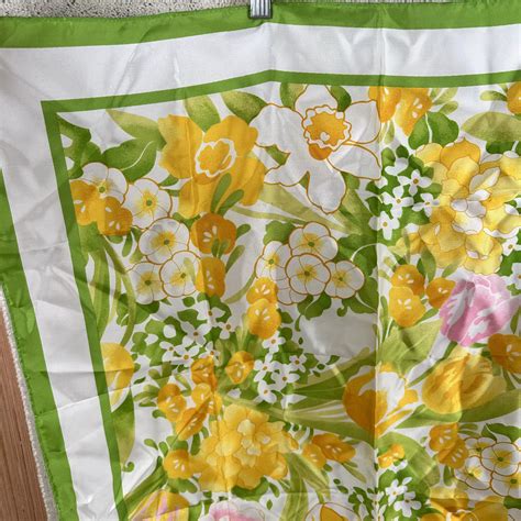 Avon Floral Vintage Scarf Square Water Resistant Gree Gem