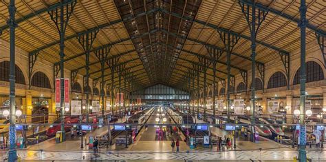 Panico A Parigi Un Uomo Accoltella Sei Persone Alla Stazione Di Gare