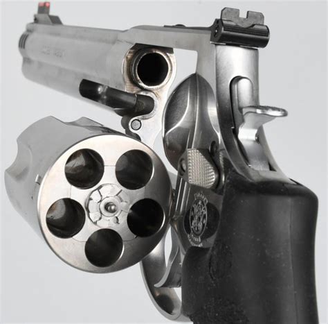 Sold Price: SMITH & WESSON 500 MAGNUM, BOXED, W/ AMMO - January 6, 0119 10:00 AM EST