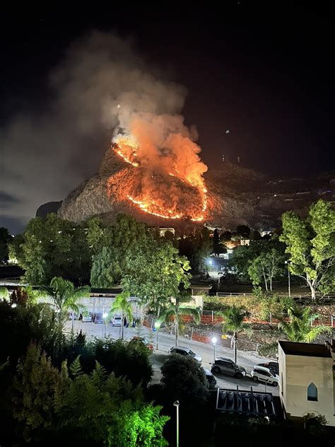 Palermo Ancora Incendi Su Monte Pellegrino Forestali Al Lavoro