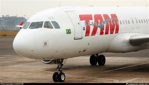 PR MHA TAM Linhas Aéreas Airbus A320 214 Photo by JCSPOTTER ID 783525