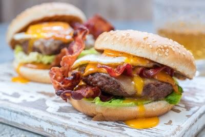 Recette Burgers Maison Au Boeuf Bacon Et Oeuf Supertoinette