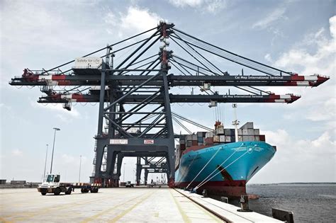 Maersk Sets Ambitious Logistics Goals News Heavy Lift Project