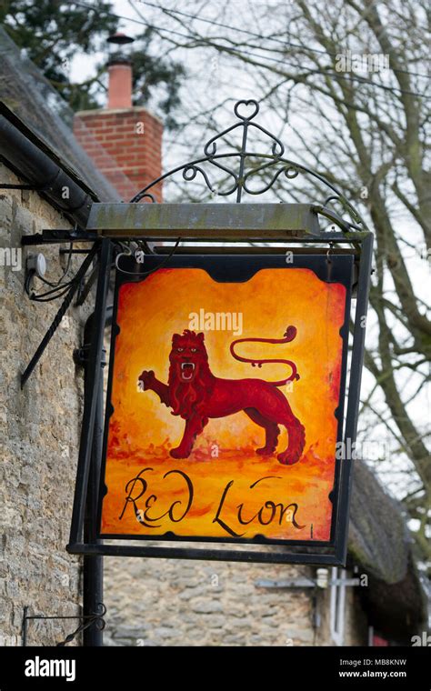 The Red Lion Pub Sign Stratton Audley Oxfordshire England Uk Stock
