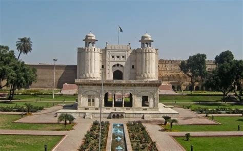 Shahi Qila of Lahore | Pakistan Hamara