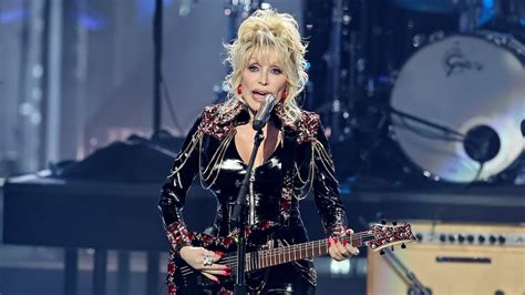 Dolly Parton Announces New Album Rockstar