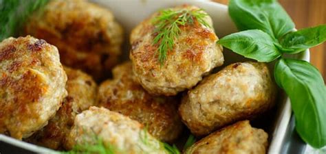 Рецепт котлет без хлеба и муки: чем заменить хлеб в котлетах | FoodOboz