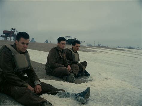 Review Dunkirk Christopher Nolan S War Epic Will Leave You