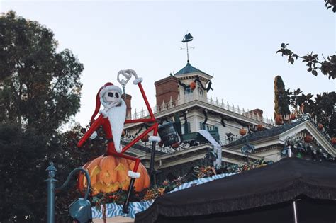 Haunted Mansion Holiday Overview Disneyland Attractions DVC Shop