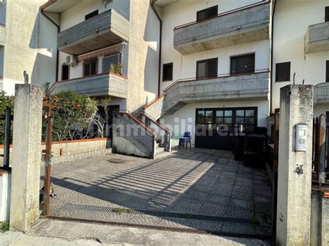 Vendita Villa A Schiera In Via Isernia C Sant Agapito Buono Stato