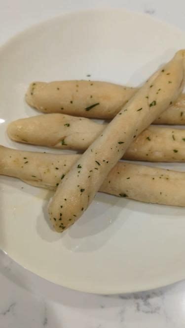 Homemade Garlic Butter Breadsticks