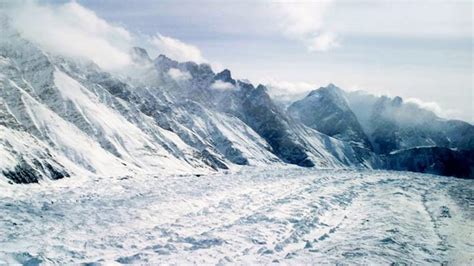 Six Soldiers Dead One Missing As Avalanche Strikes Siachen India Today