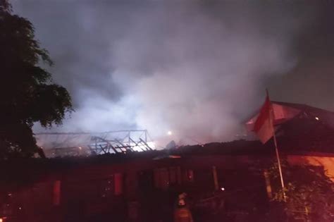 Kantor Desa Bitung Jaya Tangerang Ludes Terbakar Gedung Sekolah Ikut