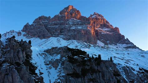 Tre Cime Di Lavaredo De Tre Toppar P Soluppg Ng I Vinter Och Auronzo