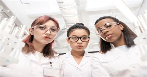 Overcoming Challenges for Women Scientists | LabLynx Insights