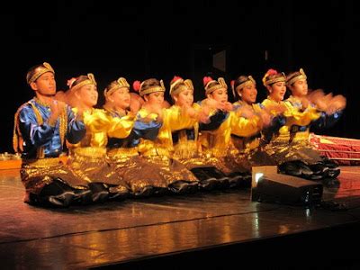 VARIETY OF INDONESIA: Saman Dance from Aceh