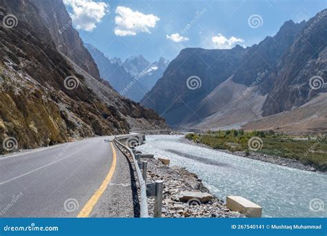 karakoram highway pakistan