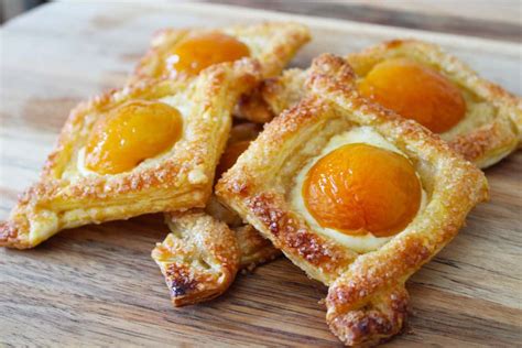 Apricot And Cream Cheese Pastry It S Not Complicated Recipes