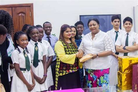 Dpsi Foundation Donates To First Ladys Foundation