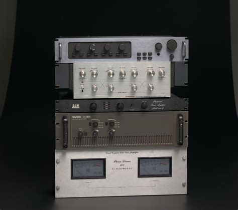 Amplifier used as part of a DJ setup | Smithsonian Institution