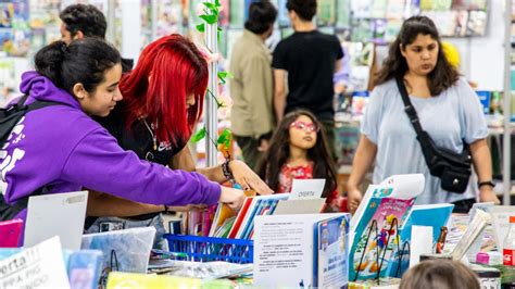 M S De Mil Personas Pasaron Por La Feria Del Libro De Berazategui