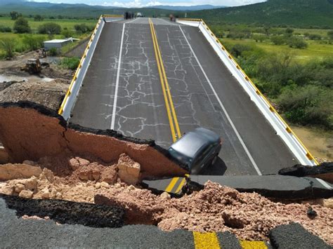 Cae Puente En San Luis Potosí Y Muere Mujer Que Pasaba Por Ahí Hay 4