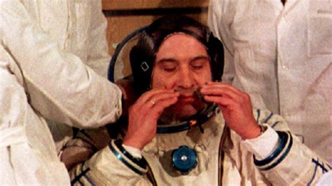 Reason cosmonaut who spent 437 days in space refused to be carried out ...