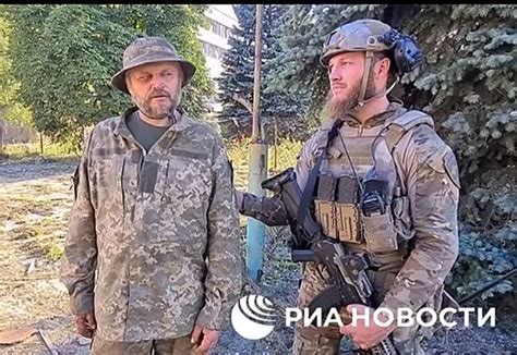 Сдавшийся в плен в Золотом украинский военный | Donbass Media Group ...