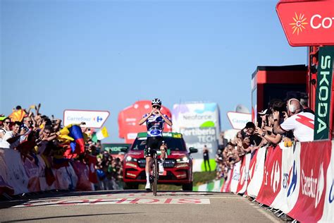 Remco Evenepoel Vence Em La Cruz De Linares Sepp Kuss Mant M A