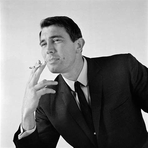 JB073 : George Lazenby - Iconic Images