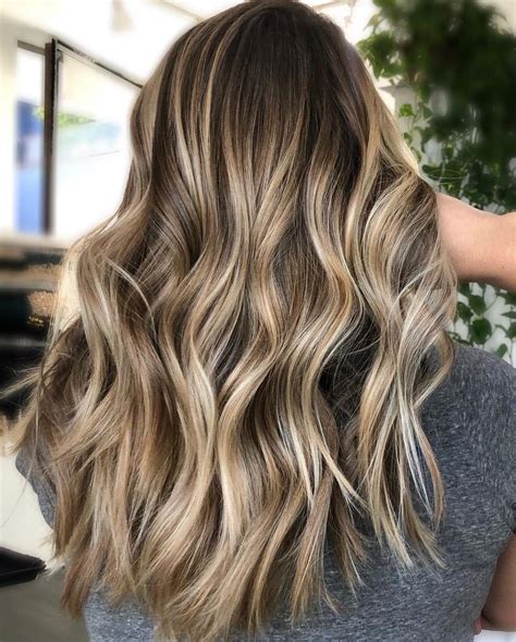 Colores de pelo para otoño 2020 tendencias en mechas tintes coloración