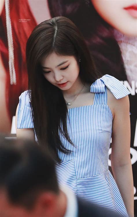 Pin By Lulamulala On Blackpink Jennie Women Striped Top Black Pink