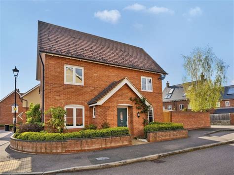 3 Bed Semi Detached House For Sale In Hilton Close Kempston Bedford