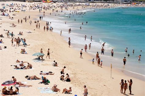 Kiwis Are The Second Keenest Nation On Nude Sunbathing New Research Reveals NZ Herald