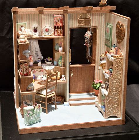 Good Sam Showcase Of Miniatures Room Box Miniatures Doll House