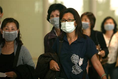 Face Masks May Guard Against Swine Flu